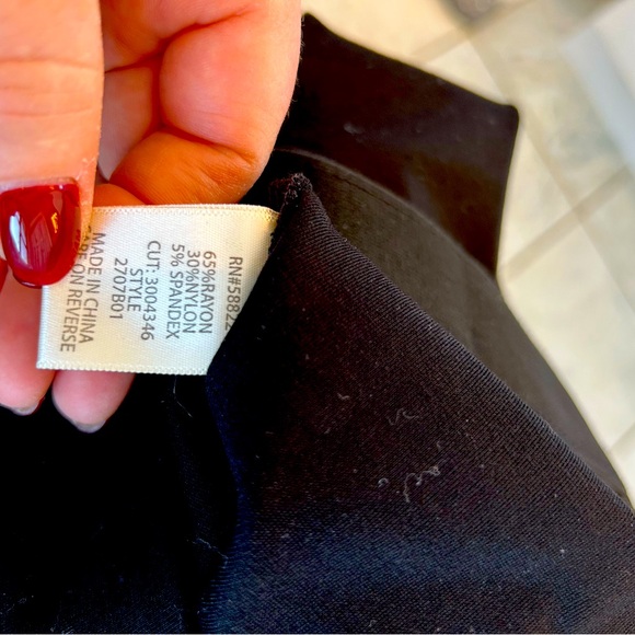 Women’s XL Max Studio wide leg dress pants in black. Rayon/nylon/spandex blend - Picture 2 of 4